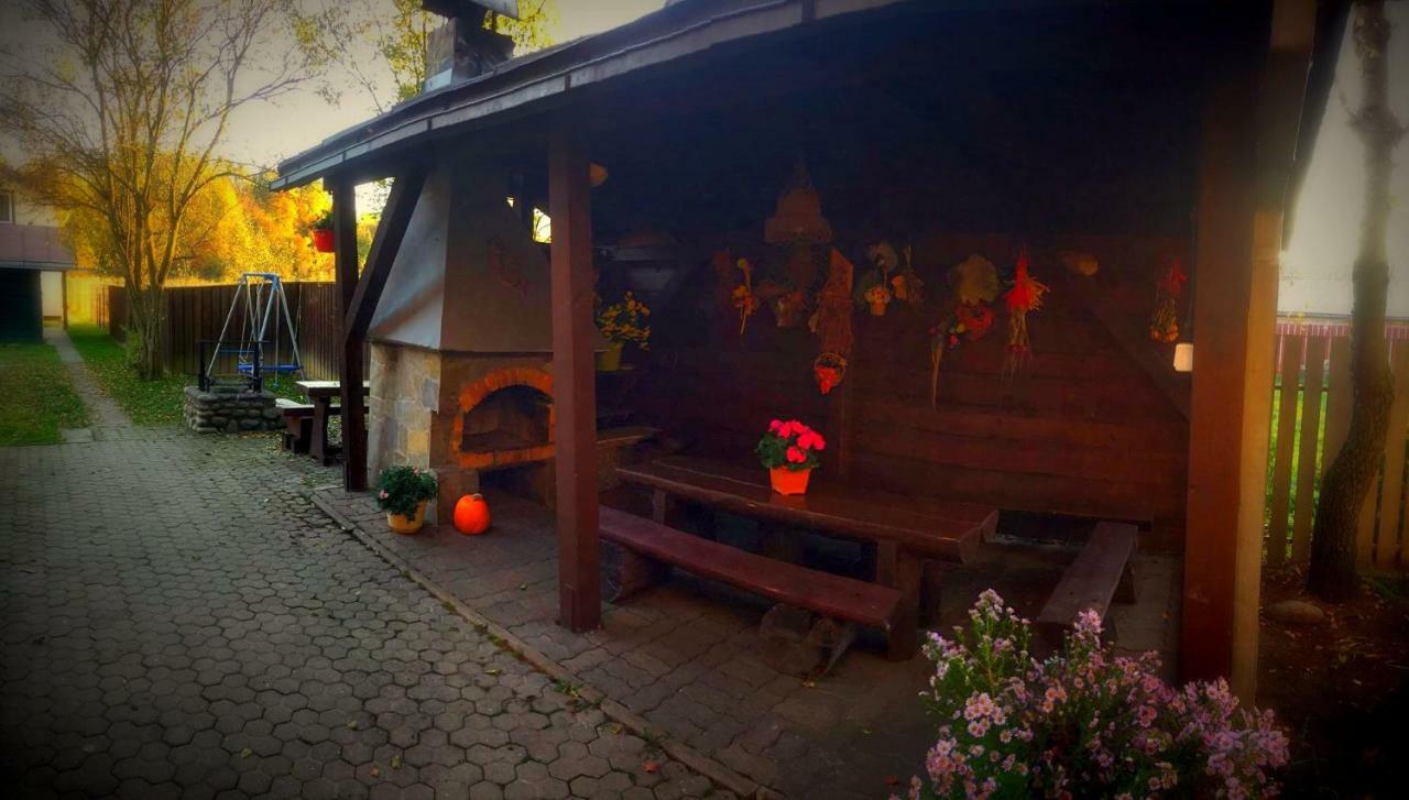 Penzion Pod Troma Korunami Červený Kláštor エクステリア 写真